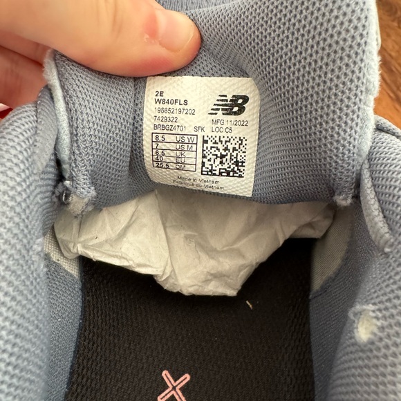 NEW IN BOX New Balance Fresh Foam X 840v1 Arctic Grey w Raspberry Sneakers - Picture 12 of 12